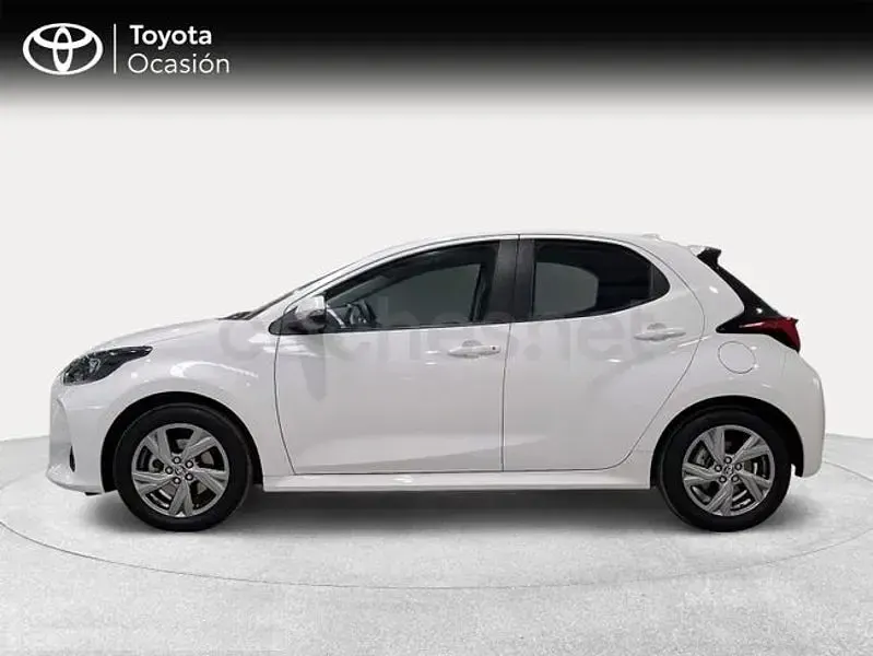 Usado Toyota Yaris Hybrid Active 116 CV (85 kW) 2025 Blanco Berlina
