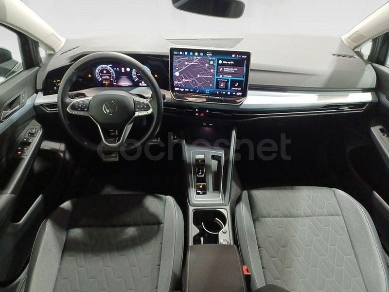 Usado VW Golf VIII Life 116 CV (85 kW) 2025 Negro Berlina