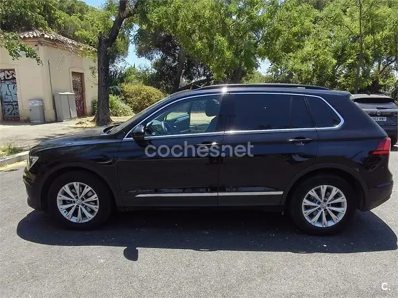 Usado VW Tiguan Sportline 150 CV (110 kW) 2018 Negro SUV