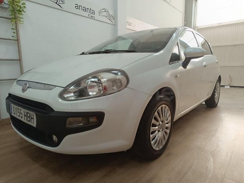 Usado Fiat Punto Evo Life 69 CV (50 kW) 2011 Blanco Utilitario