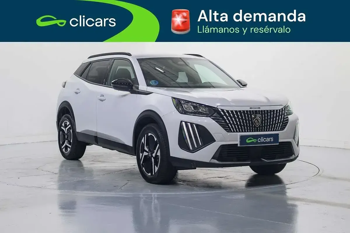 Usado Peugeot 2008 Allure 136 CV (100 kW) 2025 Blanco SUV
