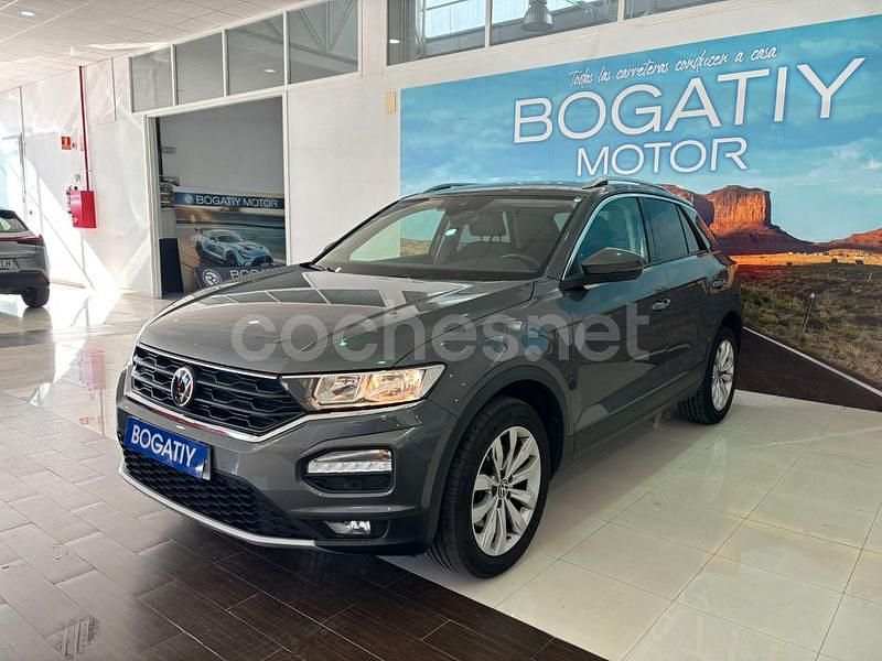 Usado VW T-Roc Advance 150 CV (110 kW) 2021 Gris / plata SUV