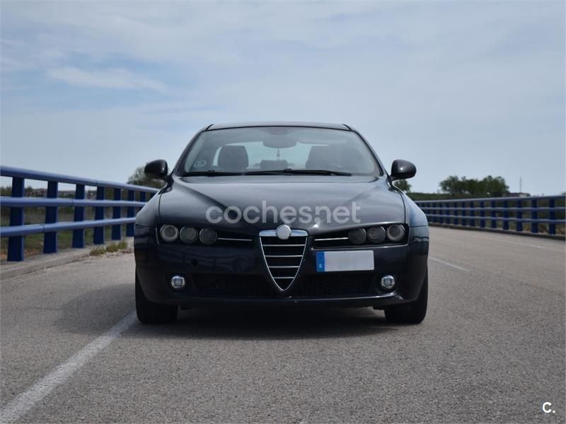 Negro Usado 2007 Alfa Romeo 159 Distinctive Berlina | 4500 € (Precio justo) - Imagen 1/4