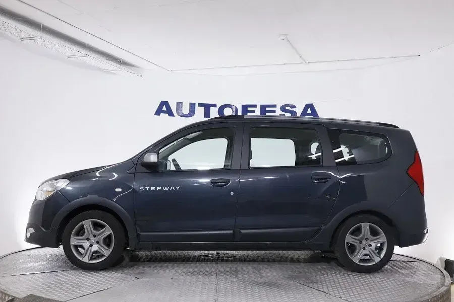 Usado Dacia Lodgy Stepway 115 CV (84 kW) 2019 Gris titanio Monovolumen