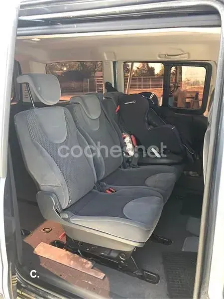 Usado Peugeot Partner Tepee Style 120 CV (88 kW) 2015 Gris / plata Monovolumen