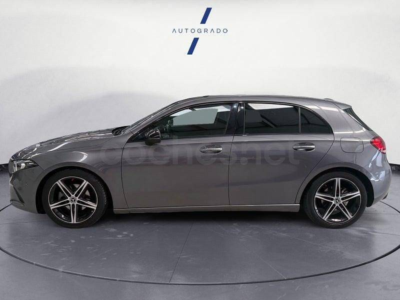 Usado Mercedes A180 116 CV (85 kW) 2019 Gris / plata Berlina