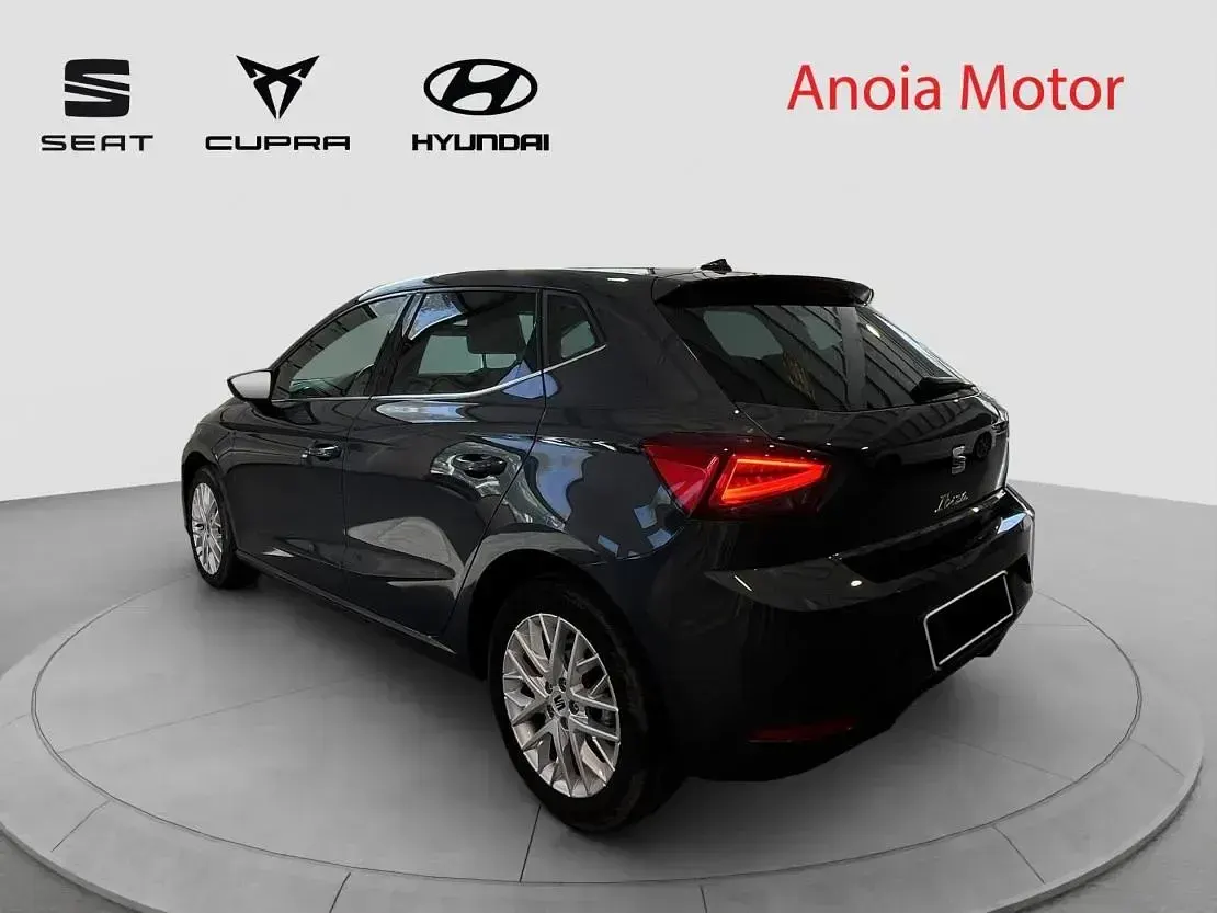 Usado Seat Ibiza FR 116 CV (85 kW) 2025 Gris Utilitario