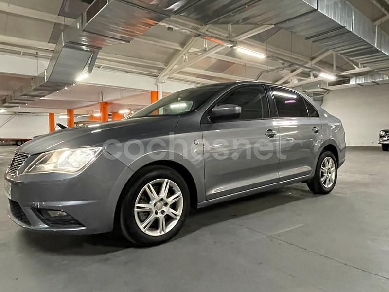 Gris / plata Usado 2013 Seat Toledo Reference Berlina | 5300 € (Buen precio) - Imagen 1/4