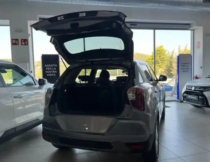 Nuevo SsangYong Tivoli 135 CV (99 kW) 2026 Gris