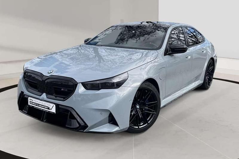 Używany BMW M5 M Sport 727 KM (534 kW) 2025 Szary Sedan/Limuzyna