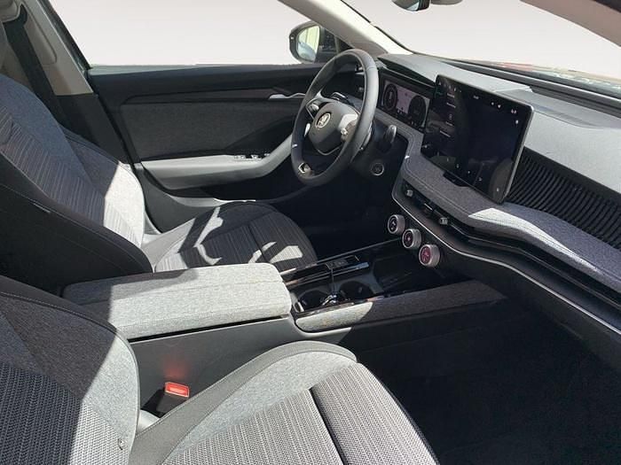 Usado Skoda Superb Selection 150 CV (110 kW) 2024 Negro Familiar