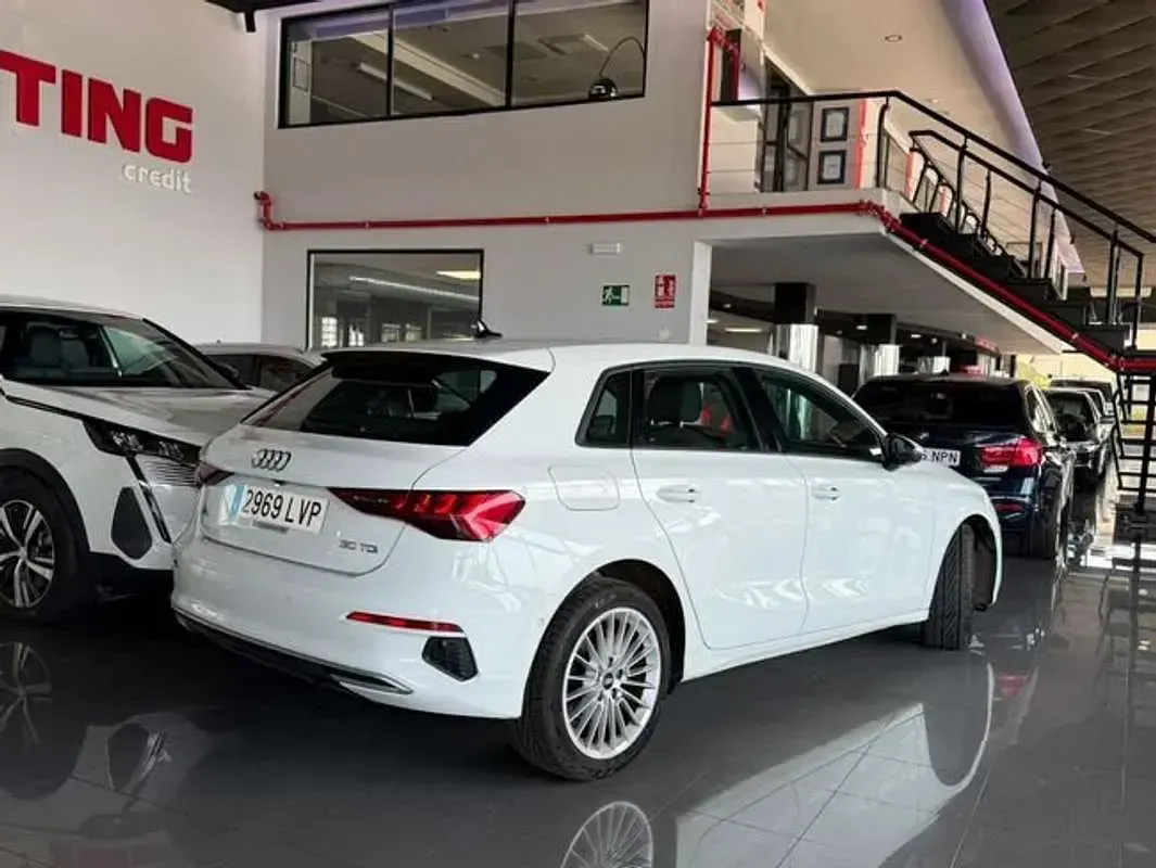 Usado Audi A3 Sportback 116 CV (85 kW) 2021 Blanco Utilitario
