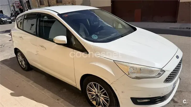 Usado Ford C-MAX Trend 120 CV (88 kW) 2016 Blanco Monovolumen
