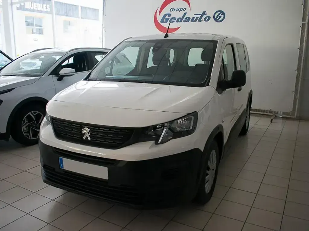 Usado Peugeot Rifter Access 131 CV (96 kW) 2020 Ewp  pintura blanco banquise Monovolumen