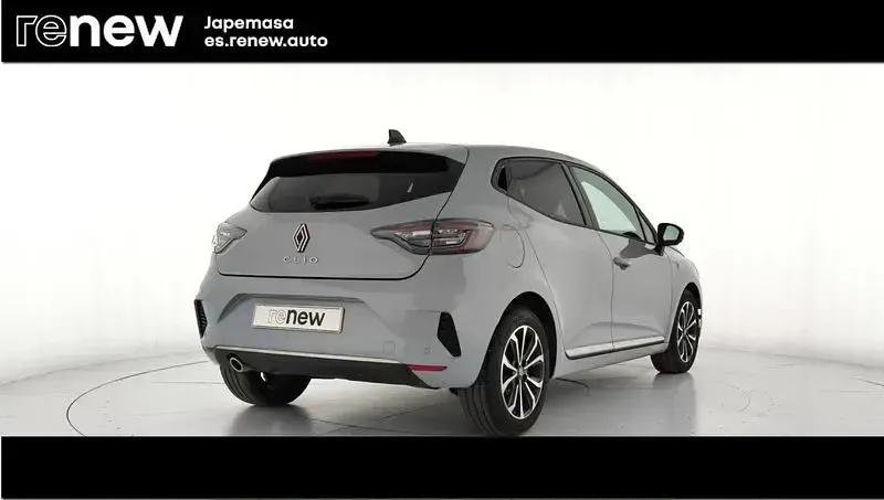 Usado Renault Clio V Techno 100 CV (73 kW) 2025 Gris Berlina