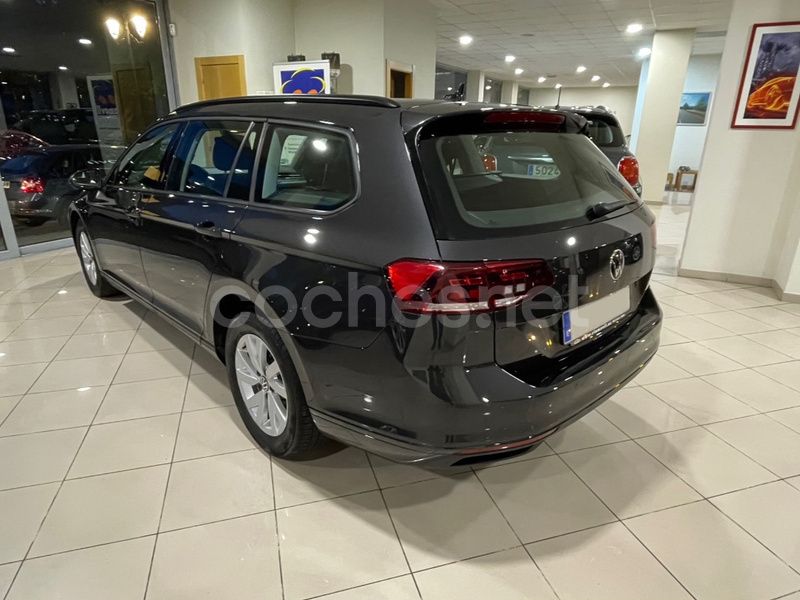 Usado VW Passat Business 122 CV (89 kW) 2020 Gris / plata Familiar