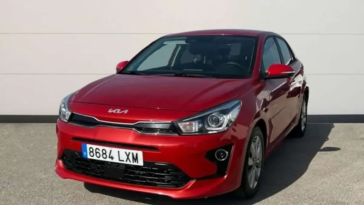 Usado Kia Rio 101 CV (74 kW) 2022 Rojo Utilitario