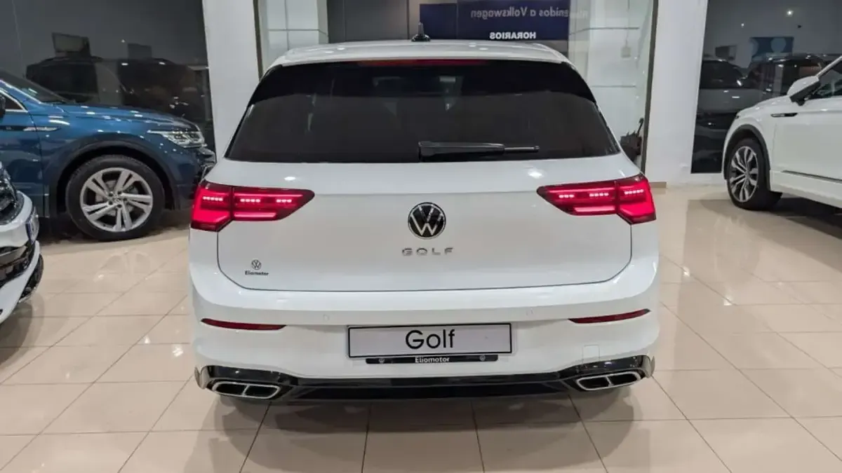 Usado VW Golf VII R-line 150 CV (110 kW) 2021 Blanco Utilitario