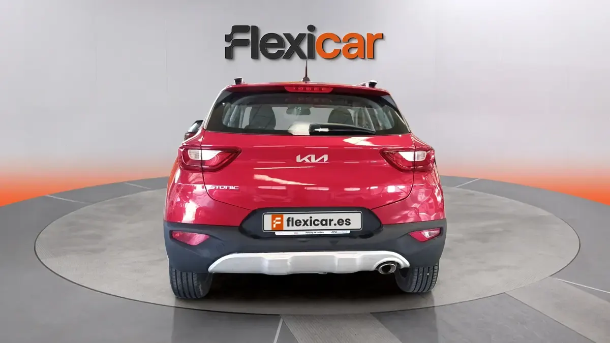 Usado Kia Stonic 101 CV (74 kW) 2022 Rojo SUV