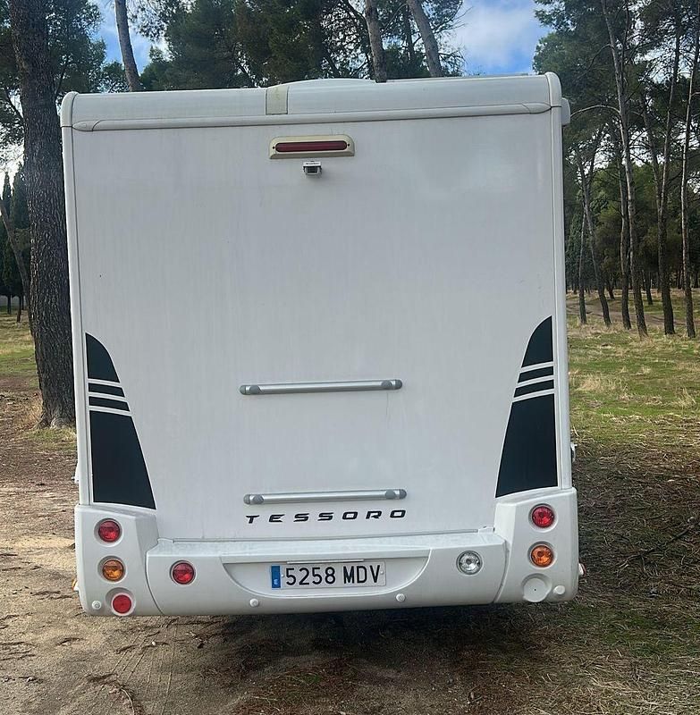 Usado Ford Transit Custom Limited 150 CV (110 kW) 2023 Blanco Berlina