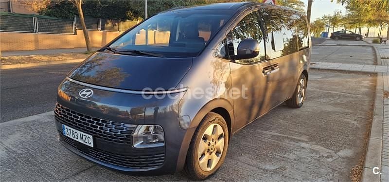 Gris / plata Usado 2025 Hyundai Staria Van | 38.000 € - Imagen 1/4
