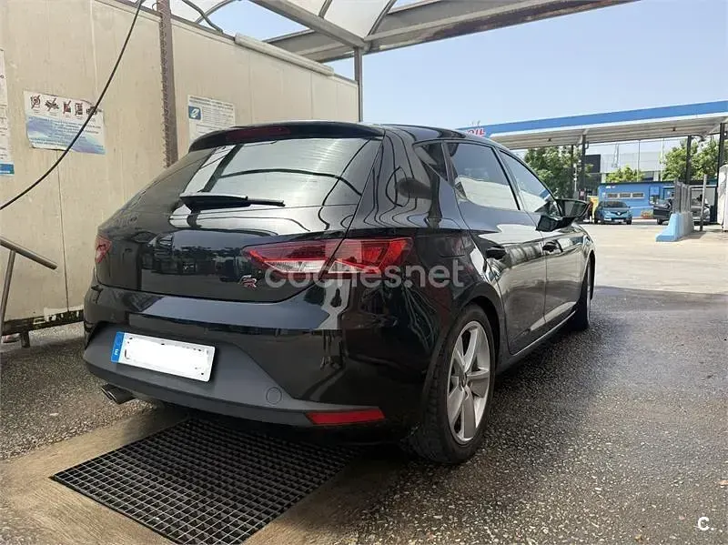 Usado Seat Leon FR 125 CV (91 kW) 2016 Negro Berlina