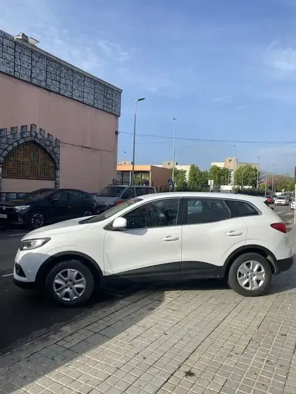 Usado Renault Kadjar Business 116 CV (85 kW) 2021 Blanco SUV