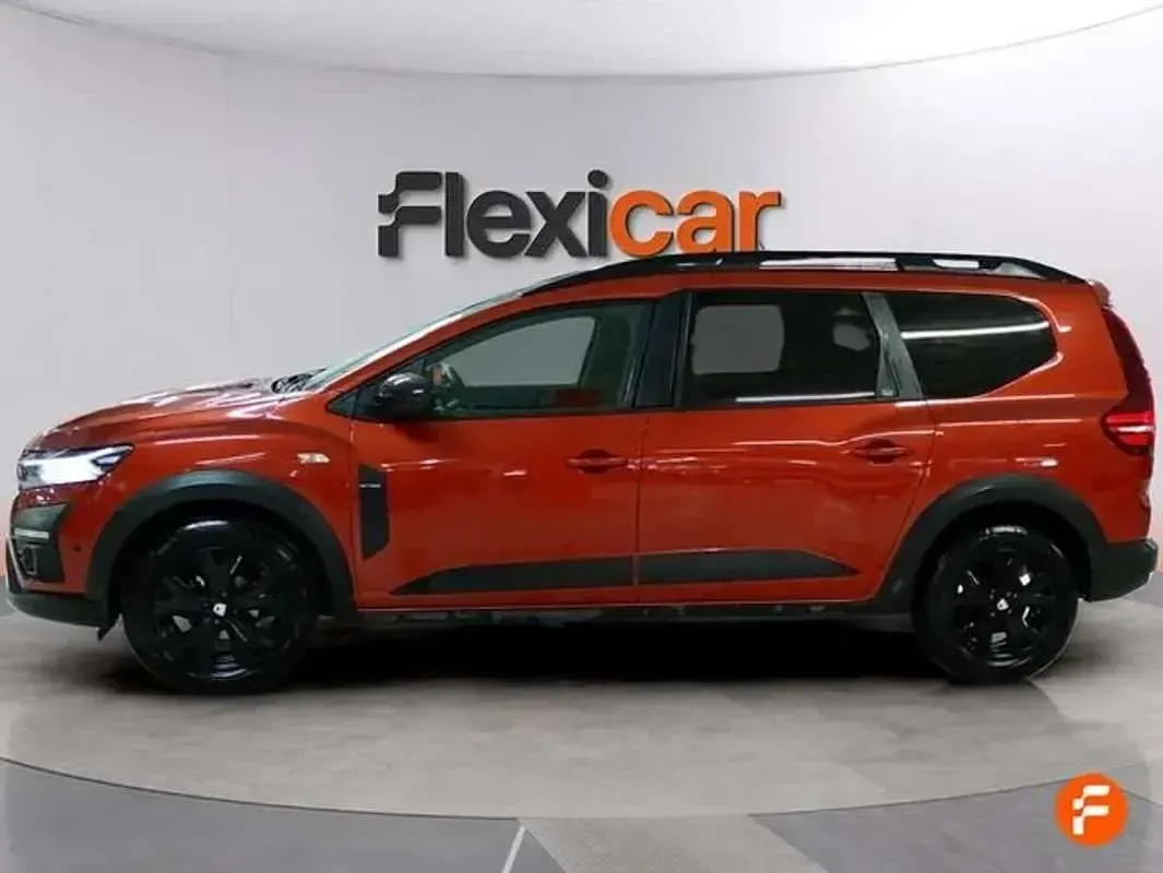 Używany Dacia Jogger Comfort 101 KM (74 kW) 2022 Pomarańczowy Minivan