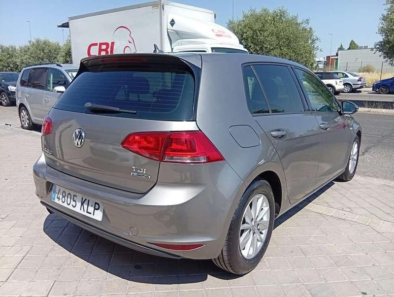 Usado VW Golf VII Edition 105 CV (77 kW) 2014 Gris Utilitario