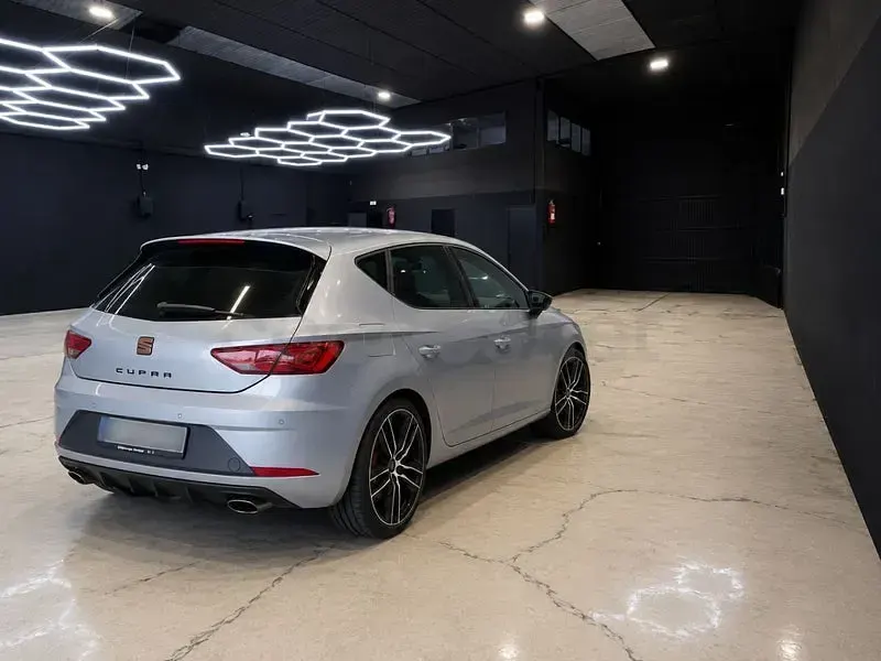 Usado Seat Leon CUPRA 290 CV (213 kW) 2019 Gris / plata Berlina