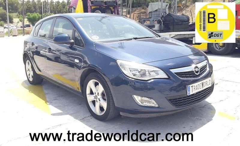 Usado Opel Astra Excellence 125 CV (91 kW) 2013 Azul Utilitario