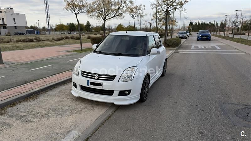 Blanco Usado 2009 Suzuki Swift GLX Utilitario | 5600 € (Precio justo) - Imagen 1/4