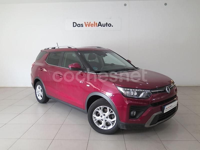 Rojo Usado 2023 Ssangyong (KGM) Tivoli SUV | 17.500 € (Un poco caro) - Imagen 1/4