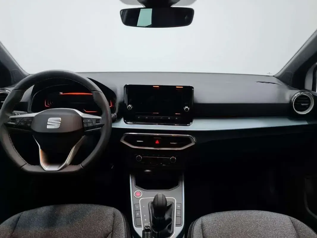 Usado Seat Arona Xperience 116 CV (85 kW) 2025 Blanco SUV