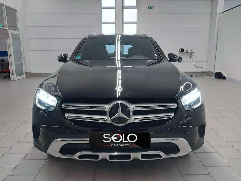 Usado Mercedes GLC300e 320 CV (235 kW) 2021 Negro Coupe
