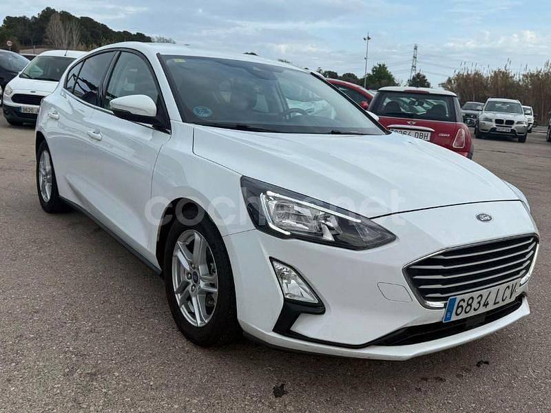 Blanco Usado 2019 Ford Focus Trend Berlina | 11.500 € (Buen precio) - Imagen 1/4