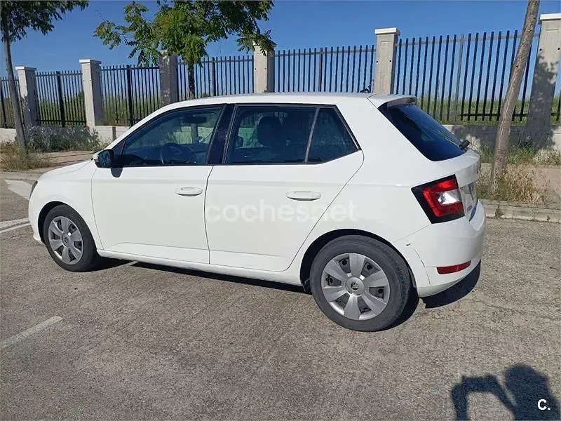 Usado Skoda Fabia Ambition 95 CV (69 kW) 2021 Blanco Utilitario