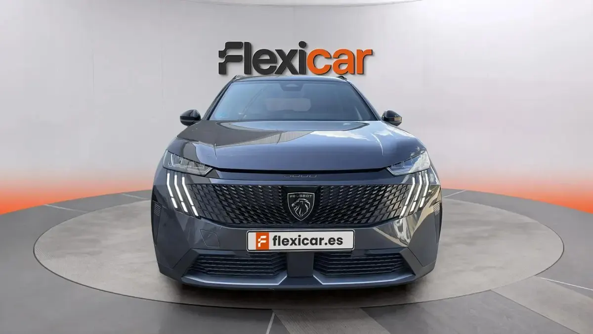Usado Peugeot 5008 Allure 145 CV (106 kW) 2025 Gris SUV