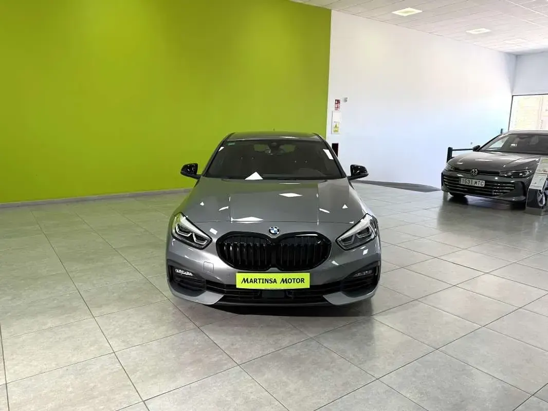 Usado BMW 118 150 CV (110 kW) 2022 Gris Utilitario
