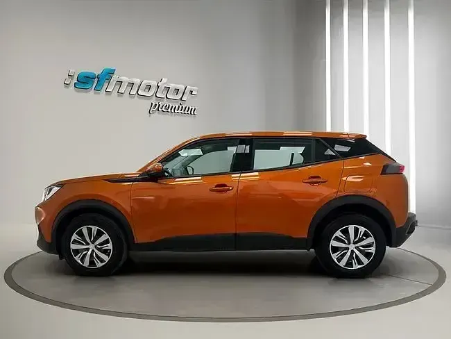 Usado Peugeot 2008 Active 110 CV (80 kW) 2021 Naranja SUV