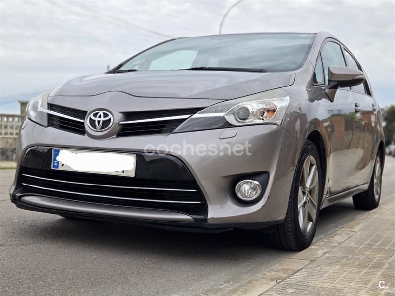 Gris / plata Usado 2014 Toyota Verso Advance Monovolumen | 11.600 € (Precio justo) - Imagen 1/4