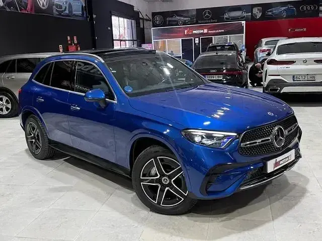 Usado Mercedes GLC300e 313 CV (230 kW) 2025 Azul SUV