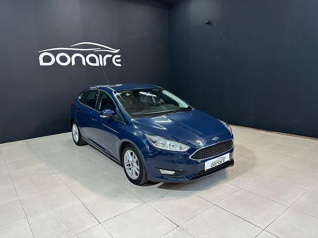 Azul Usado 2015 Ford Focus Berlina | 9990 € (Precio justo) - Imagen 1/4