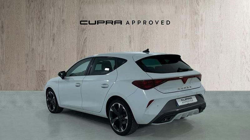 Usado Cupra Leon 150 CV (110 kW) 2025 Blanco Berlina