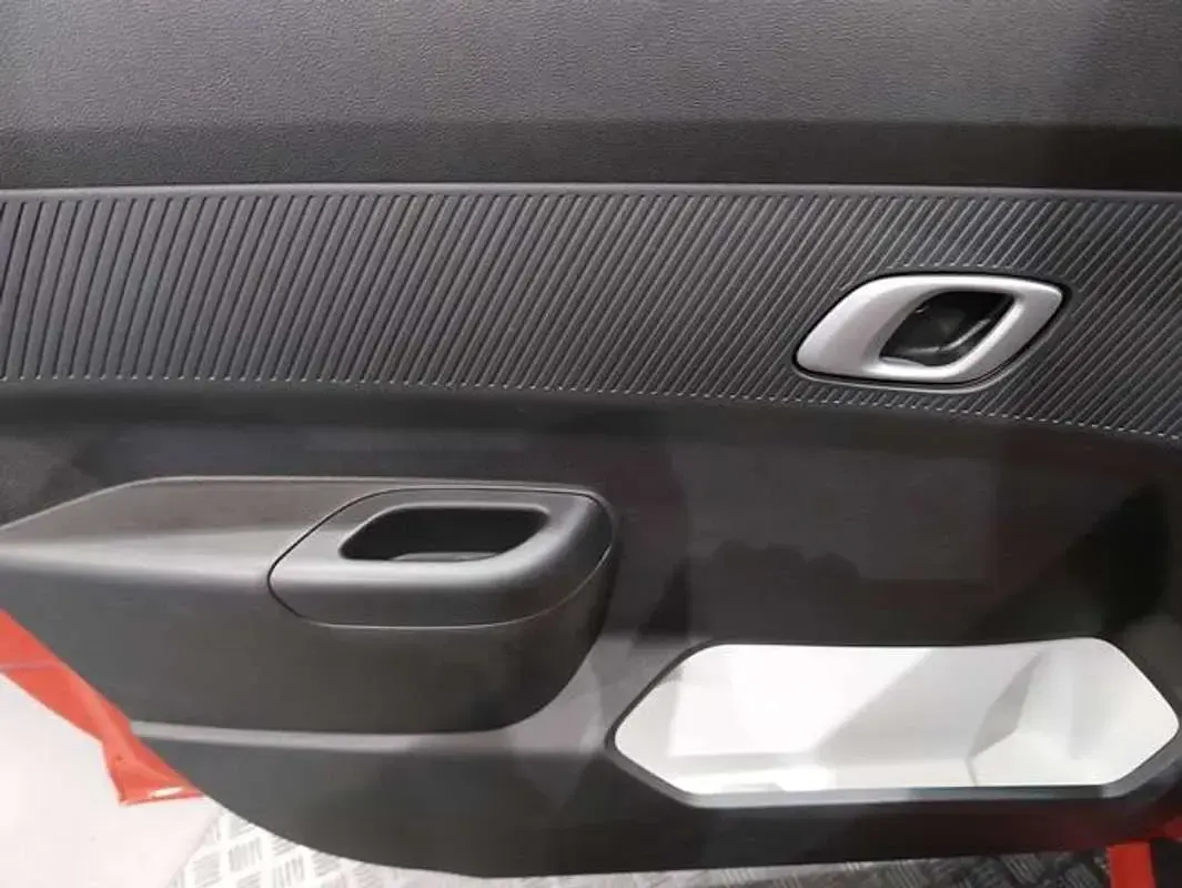 Usado Dacia Spring Extreme 47 kW (65 CV) 2025 Rojo Utilitario
