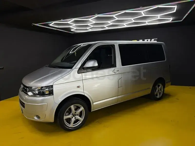 Usado VW Caravelle Comfortline 180 CV (132 kW) 2010 Gris / plata Van