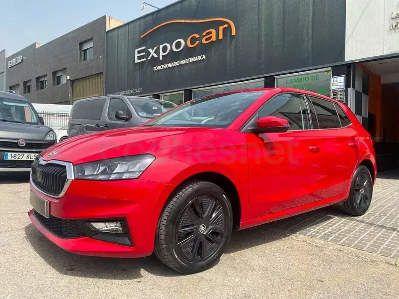 Usado Skoda Fabia Selection 115 CV (84 kW) 2024 Rojo Utilitario