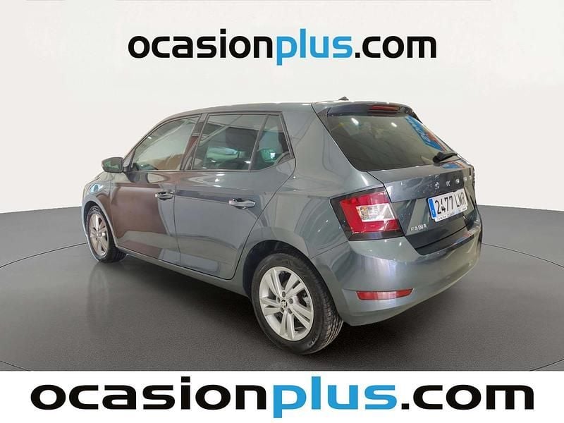 Usado Skoda Fabia Ambition 95 CV (69 kW) 2021 Gris Utilitario