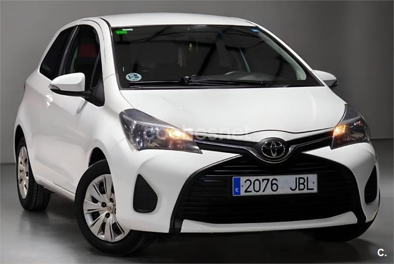 Blanco Usado 2015 Toyota Yaris Active Berlina | 7900 € (Super precio) - Imagen 1/4