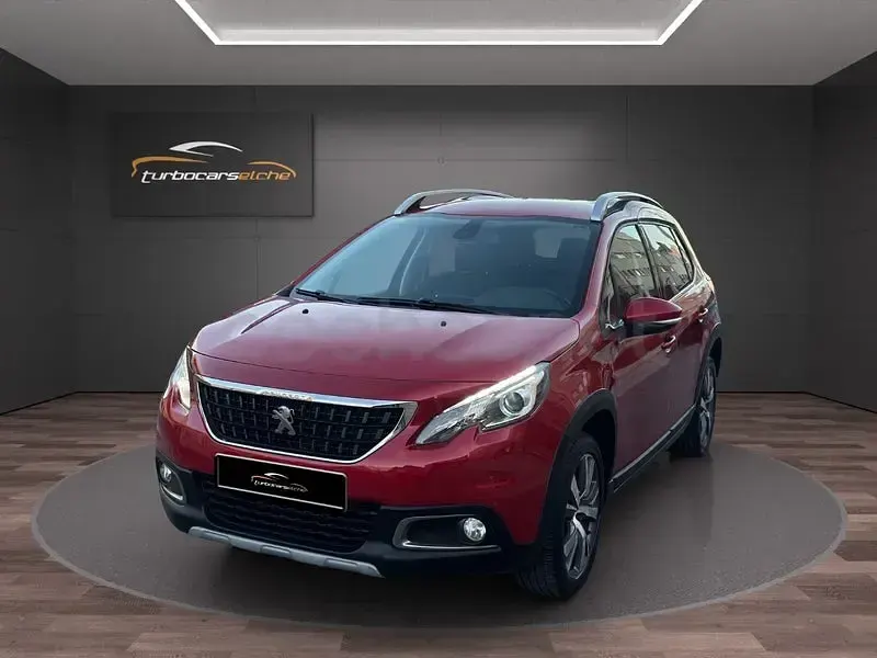 Usado Peugeot 2008 Allure 100 CV (73 kW) 2016 Granate SUV